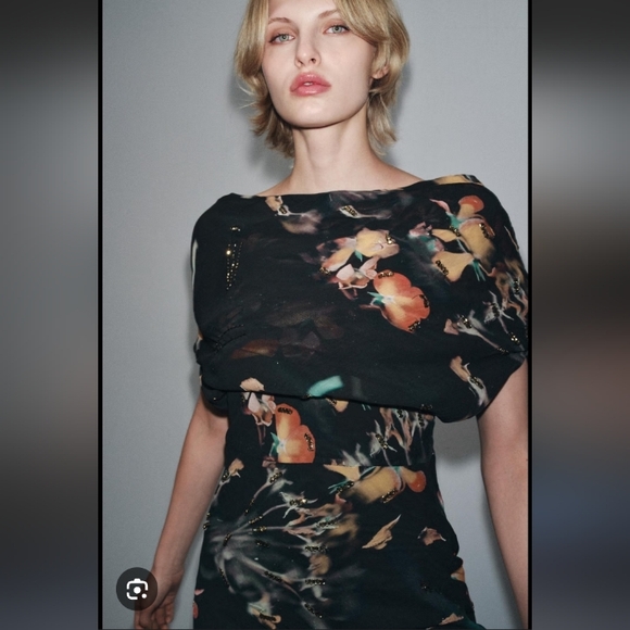 Zara Beaded Printed Cape Dreas - Picture 4 of 8